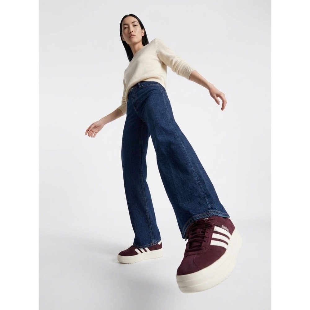 Adidas Women's VL Court Bold platform sole. sneakers in a maroon and white.
